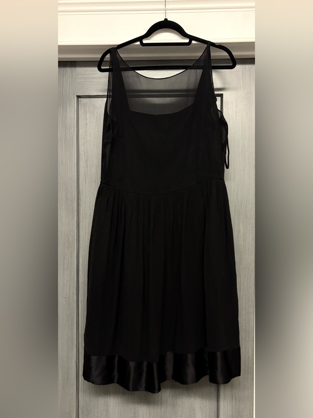 Ann Taylor Black Sleeveless Scoop Neck Dress